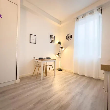 Loc'nuit - Confort - Hyper Centre Apartmán *